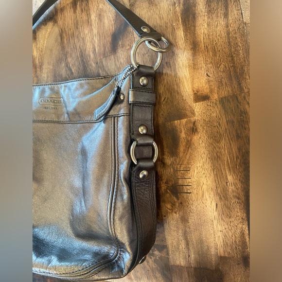 COACH vintage leather metallic/silver Y2K shoulder bag - Picture 2 of 10